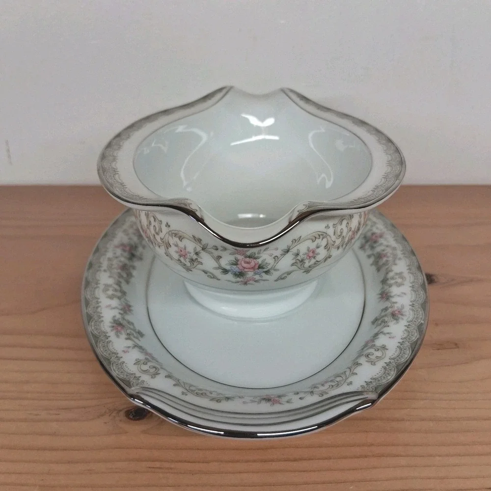 Noritake Edgewood China 5807 Gravy w Attached Scroll Handled Underplate Platinum